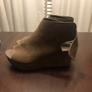 Platform bootie sandals; light and comfortable